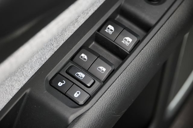 Used 2023 Jeep Compass Latitude w/ Convenience Group AWD/4WD image 5
