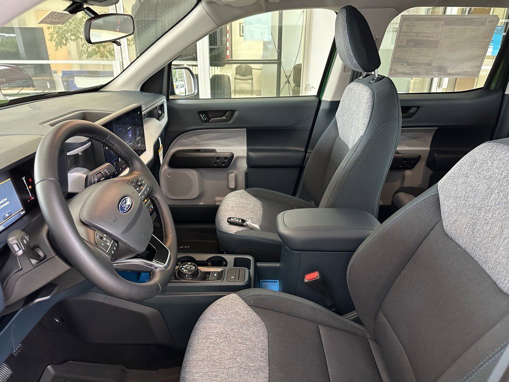 New 2025 Ford Maverick XLT w/ XLT Luxury Package image 18
