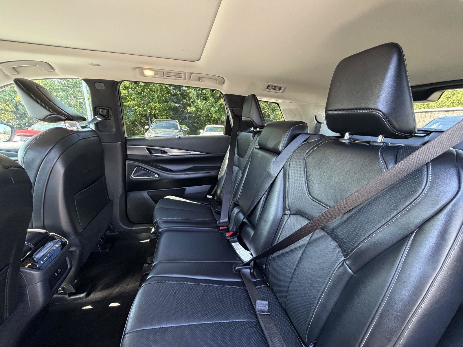 Used 2025 INFINITI QX60 Luxe w/ Vision Package AWD/4WD image 10