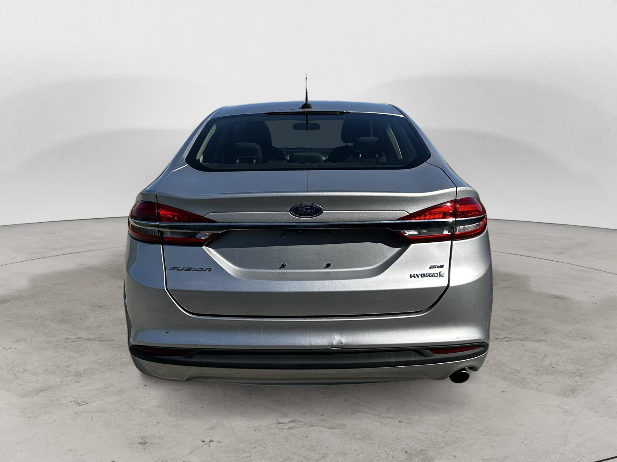 Used 2018 Ford Fusion SE FWD image 7