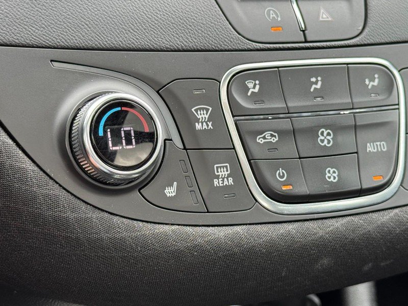 Used 2024 Chevrolet Malibu LT FWD image 19