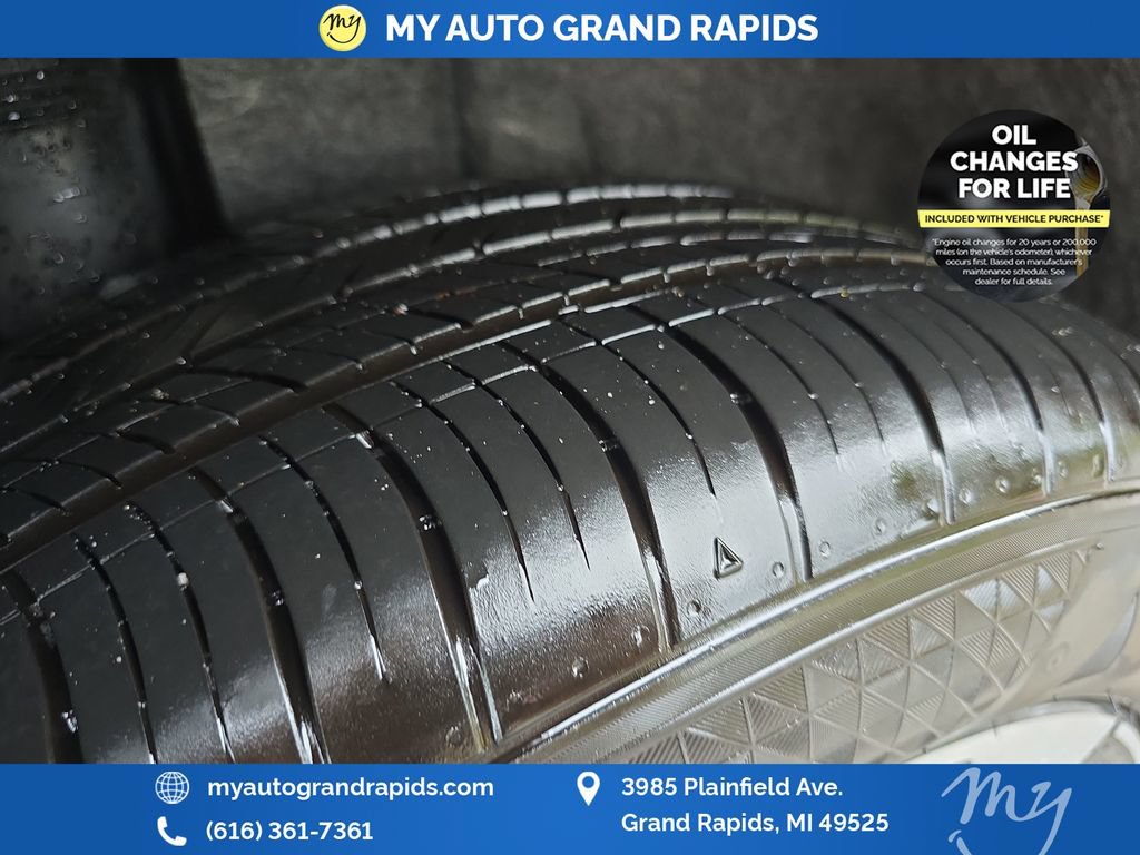 Used 2025 Volkswagen Atlas SE AWD/4WD image 33