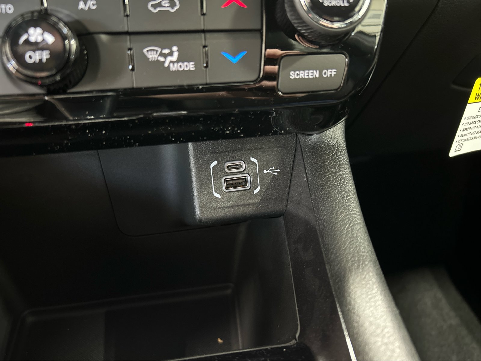 New 2026 Jeep Compass Latitude AWD/4WD image 31
