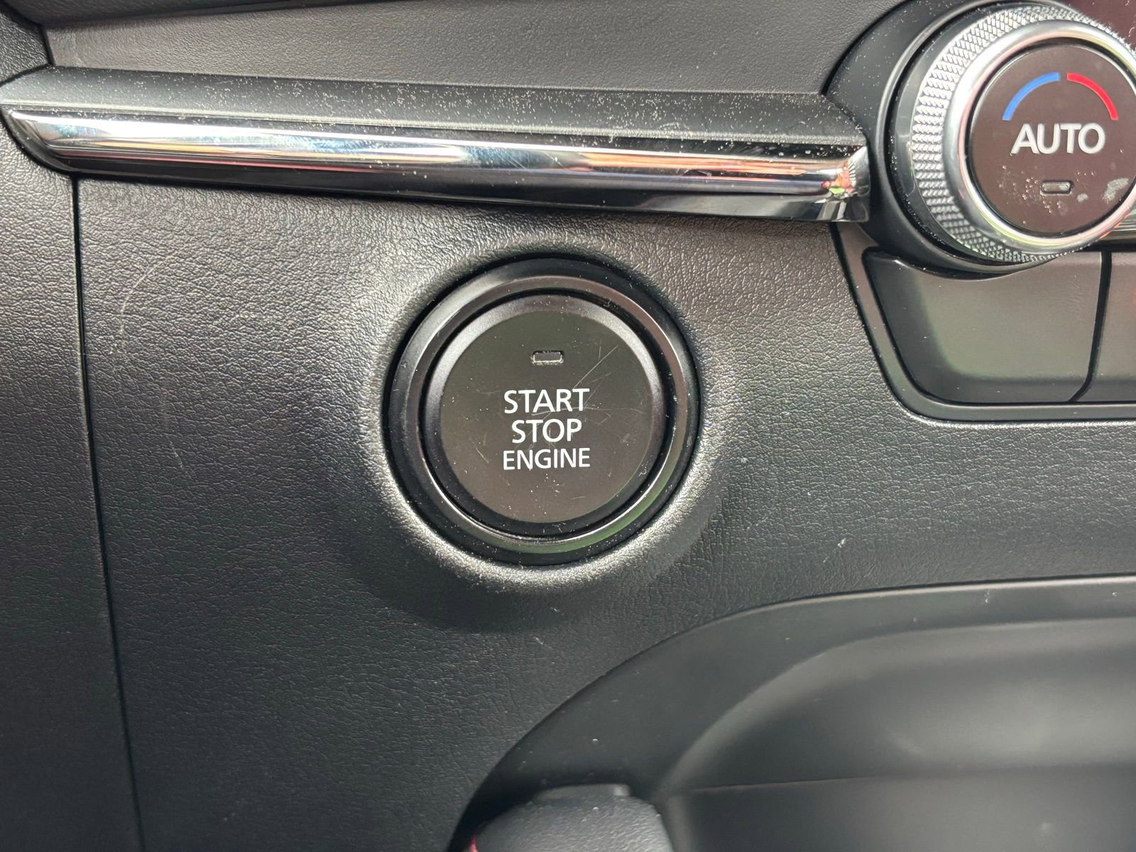 Used 2025 MAZDA MAZDA3 s image 9