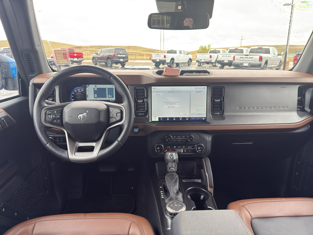 Used 2024 Ford Bronco Outer Banks AWD/4WD image 12