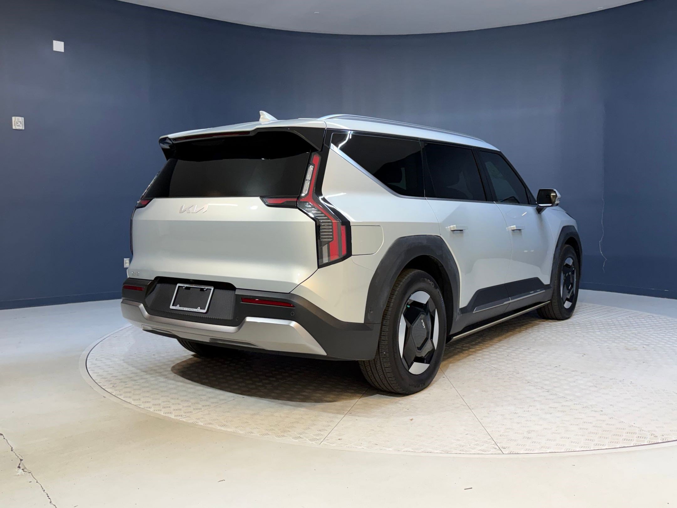 Used 2026 Kia EV9 Wind AWD/4WD image 9