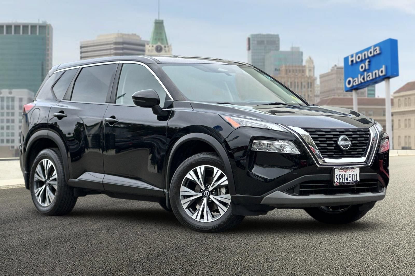 Used 2023 Nissan Rogue SV FWD image 3