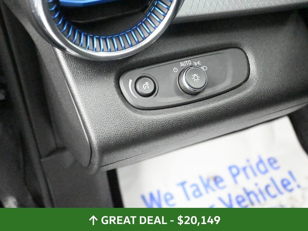 Used 2025 Chevrolet Trax LT image 27