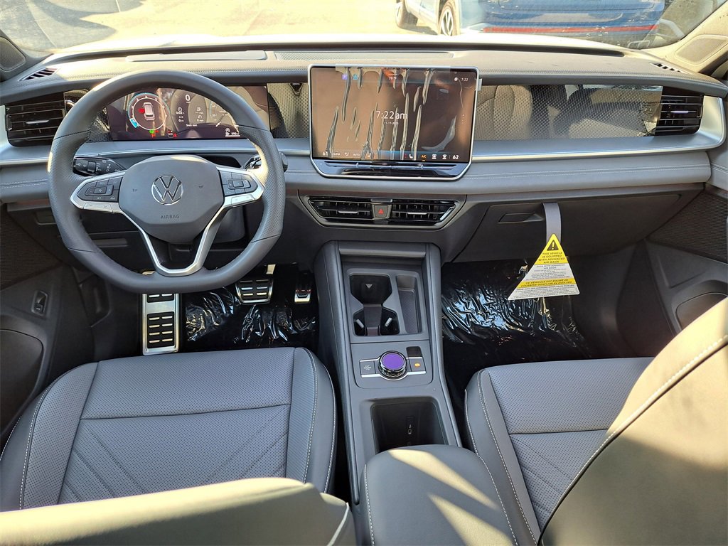 New 2026 Volkswagen Tiguan SE R-Line image 6