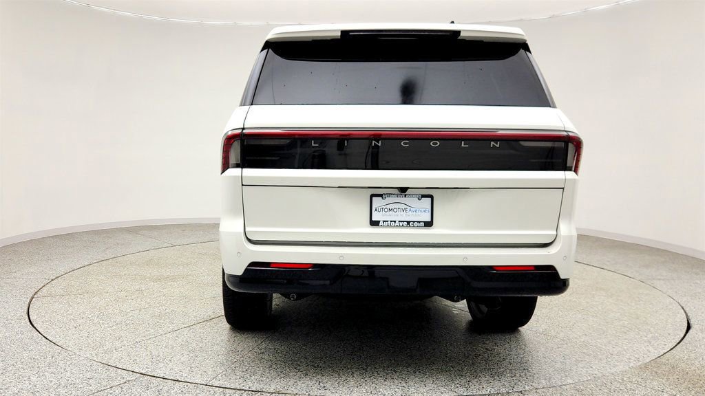 Used 2025 Lincoln Navigator Reserve w/ Jet Appearance Package image 6