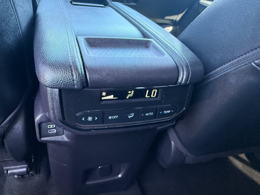 Used 2025 Toyota Grand Highlander FWD image 26
