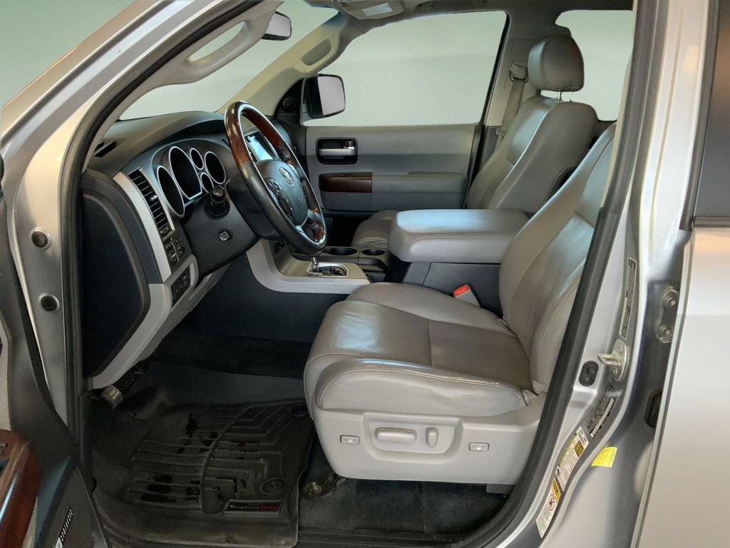 Used 2013 Toyota Sequoia Platinum AWD/4WD image 18