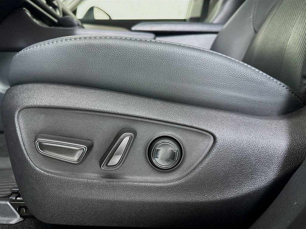 Used 2024 Toyota Grand Highlander AWD image 19
