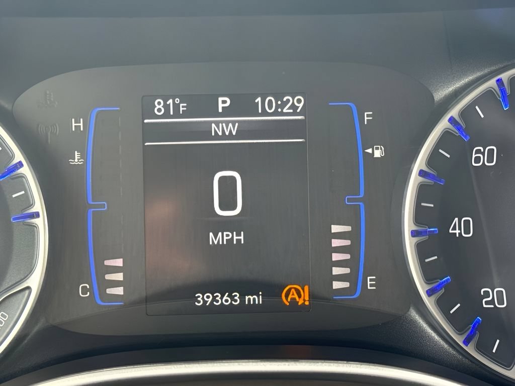 Used 2021 Chrysler Voyager Lxi w/ Cold Weather Group FWD image 14