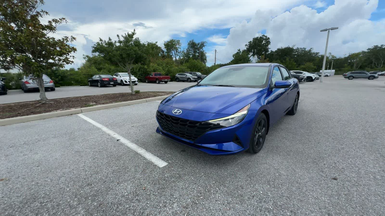 Used 2023 Hyundai Elantra SEL FWD image 4