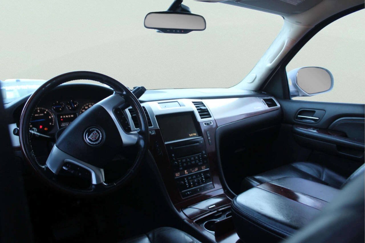 Used 2008 Cadillac Escalade EXT AWD/4WD image 8