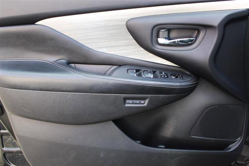 Used 2015 Nissan Murano SL w/ Cargo Package image 13