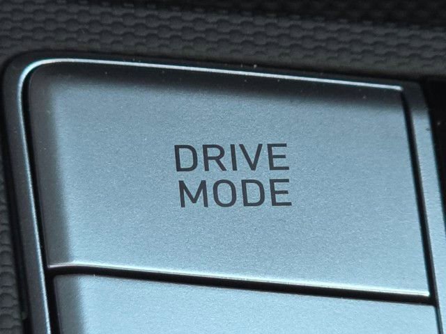 New 2025 Hyundai Elantra Sport image 14