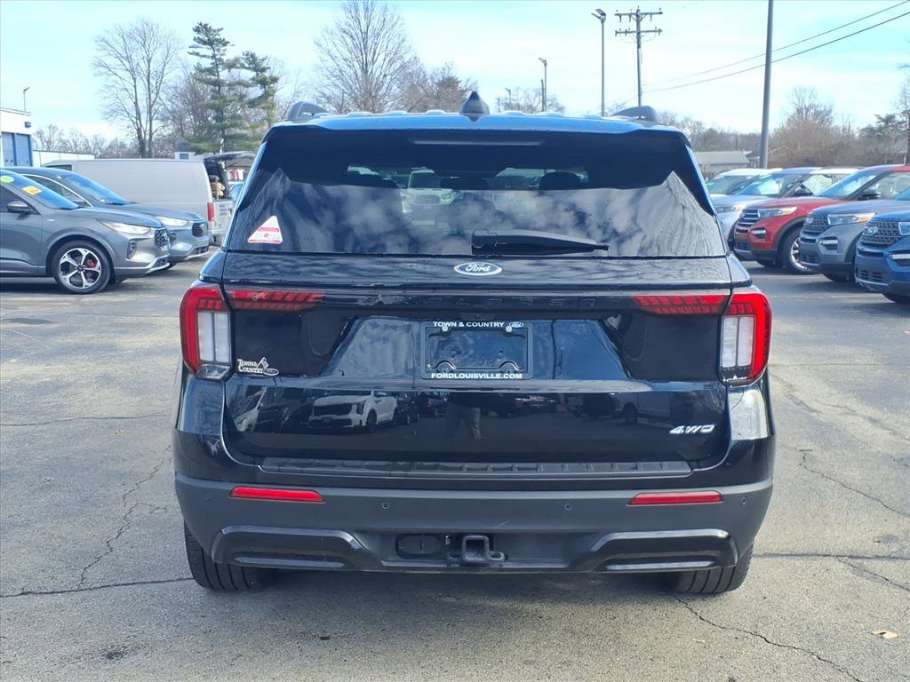 Used 2025 Ford Explorer ST-Line w/ ST-Line Street Pack image 4