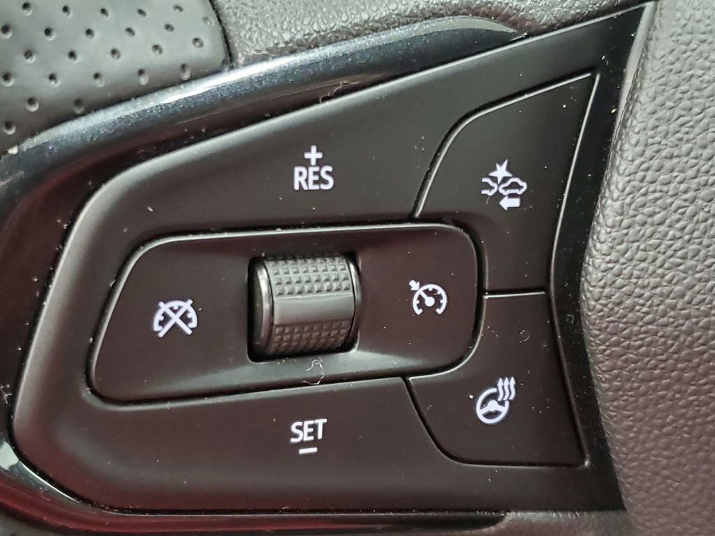 Certified 2025 Chevrolet Trax RS w/ Driver Confidence Package image 29