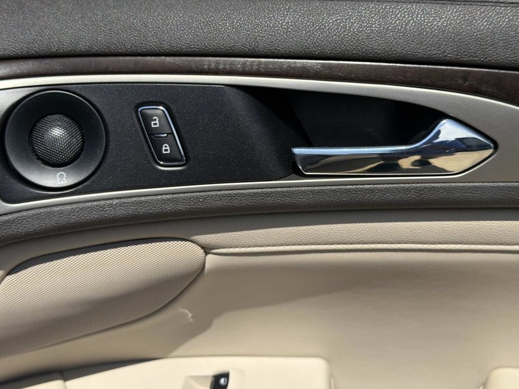 Used 2020 Lincoln MKZ Reserve w/ Monochromatic Package FWD image 17