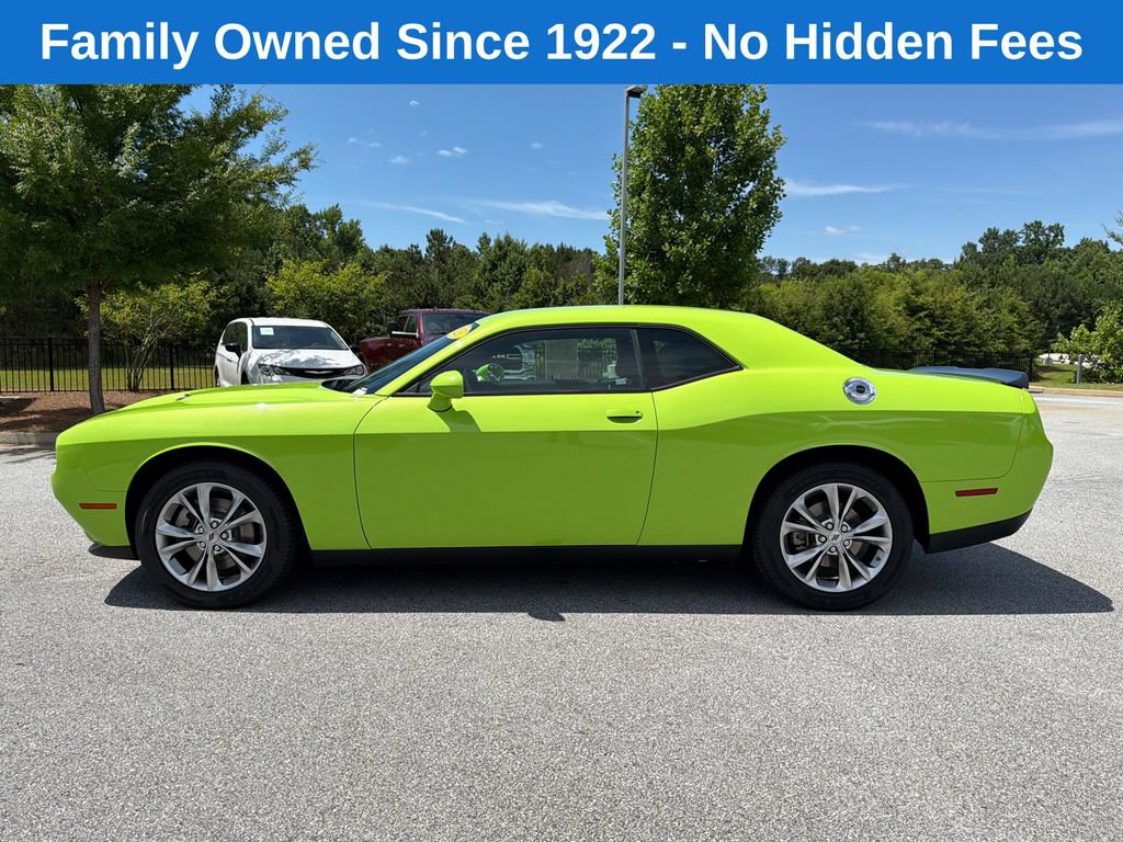 Used 2023 Dodge Challenger SXT AWD/4WD image 4
