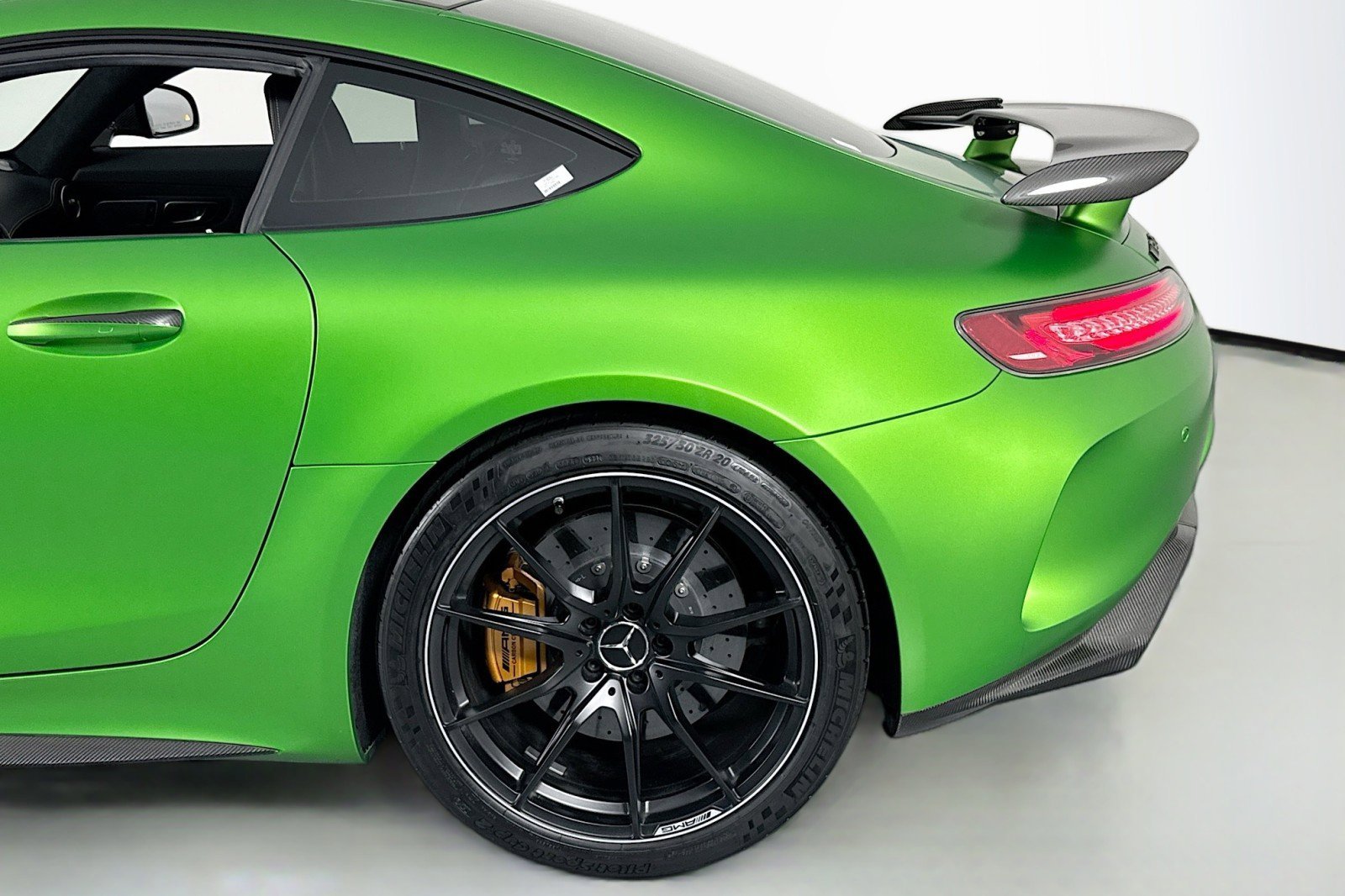 Used 2018 Mercedes-Benz AMG GT R image 9