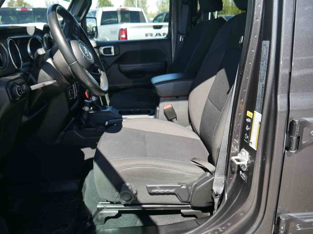Certified 2023 Jeep Gladiator Willys image 26