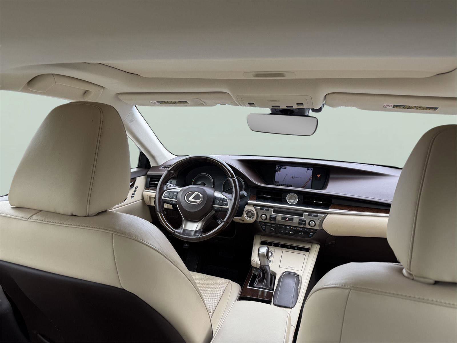 Used 2016 Lexus ES 350 w/ Luxury Package w/Wood Trim FWD image 27