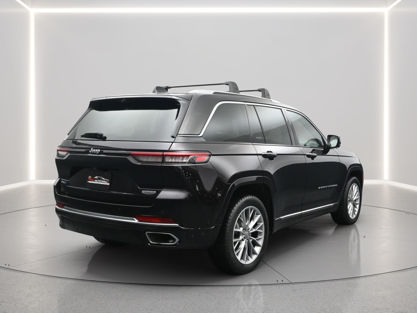 Used 2022 Jeep Grand Cherokee Summit w/ Advanced Protech Group IV AWD/4WD image 7