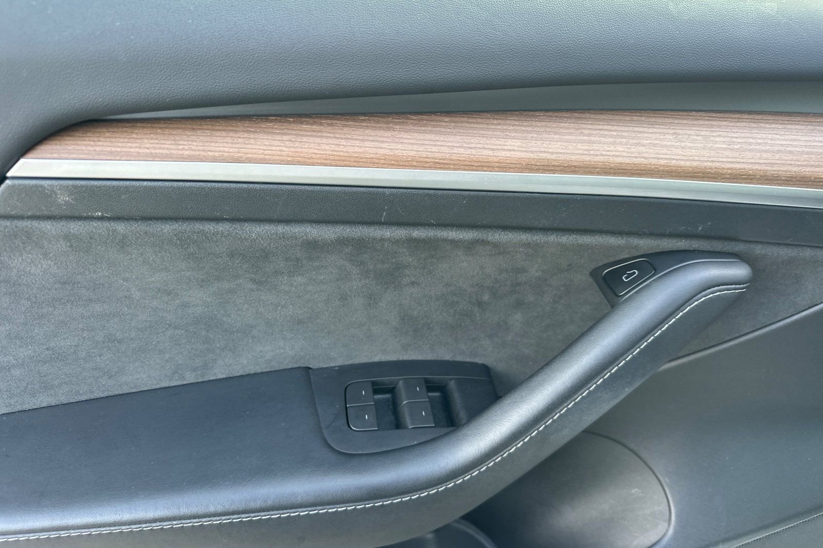 Used 2023 Tesla Model 3 Standard Range image 12