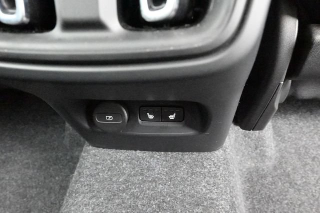 Used 2025 Volvo XC40 B5 Plus AWD/4WD image 32