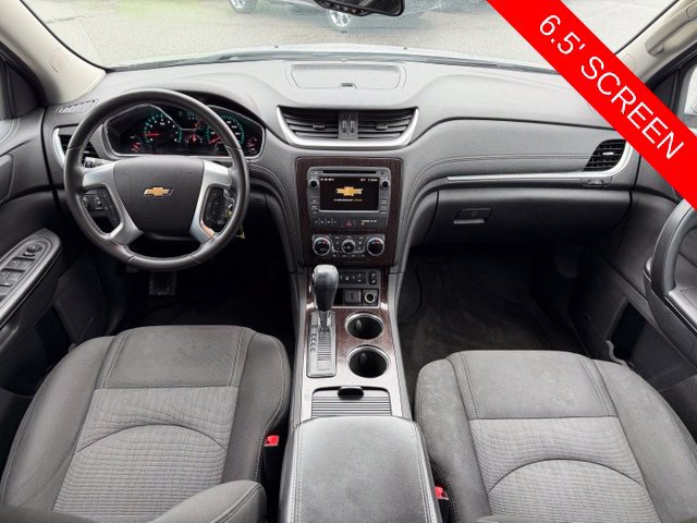 Used 2017 Chevrolet Traverse LT FWD image 3