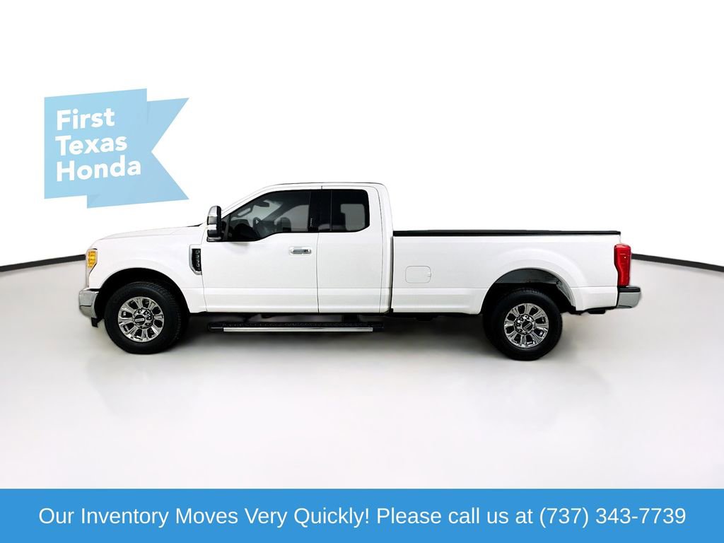 Used 2017 Ford F250 Lariat w/ Chrome Package image 4