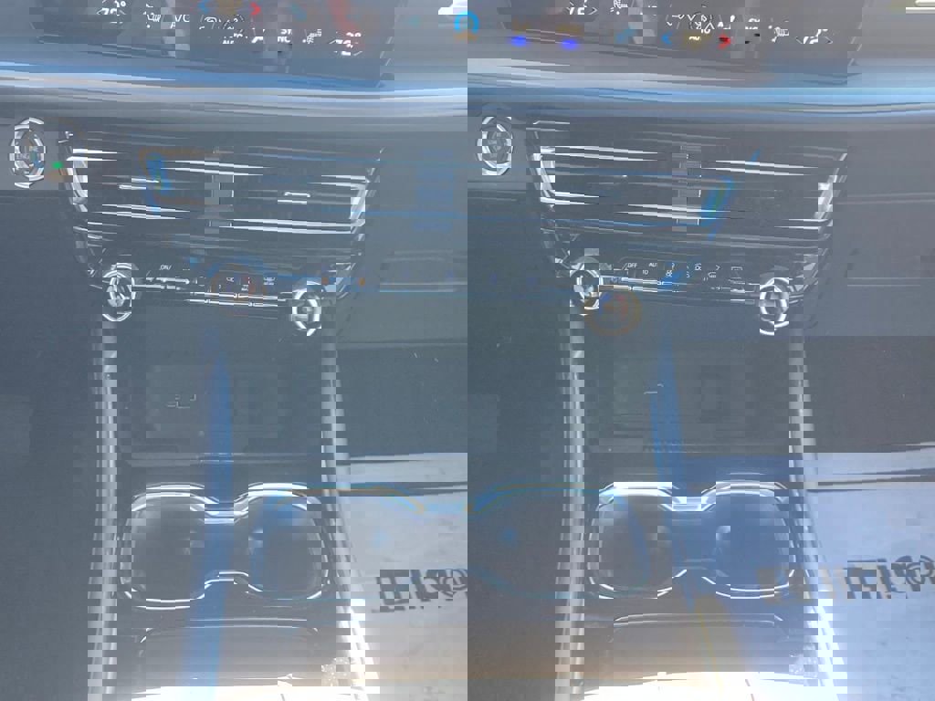 New 2025 Chevrolet Traverse LT w/ Sun and Wheel Package image 19