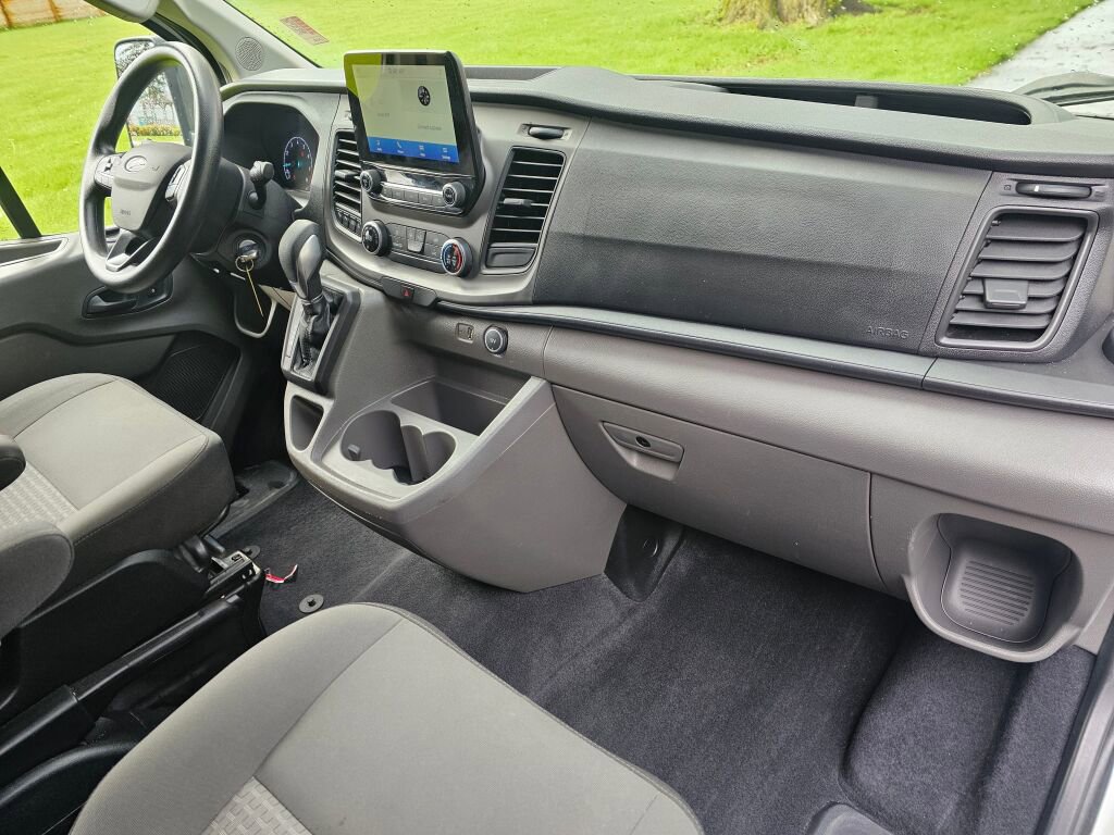 Used 2020 Ford Transit 150 XLT image 12