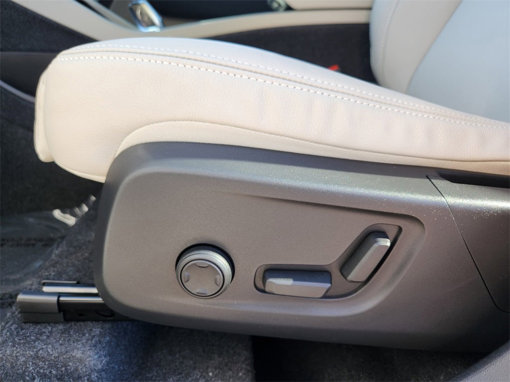 New 2026 Volvo XC40 B5 Plus w/ Protection Package Premier image 7