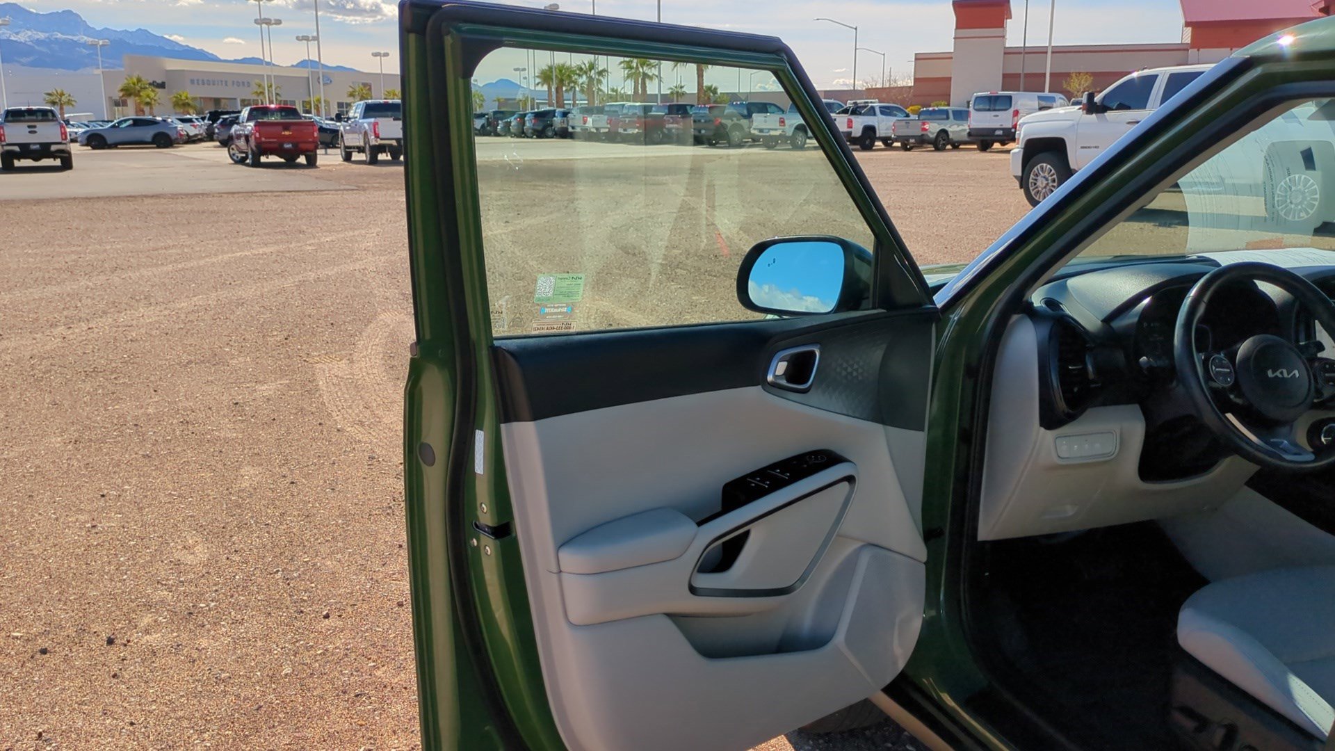 Used 2023 Kia Soul EX image 13