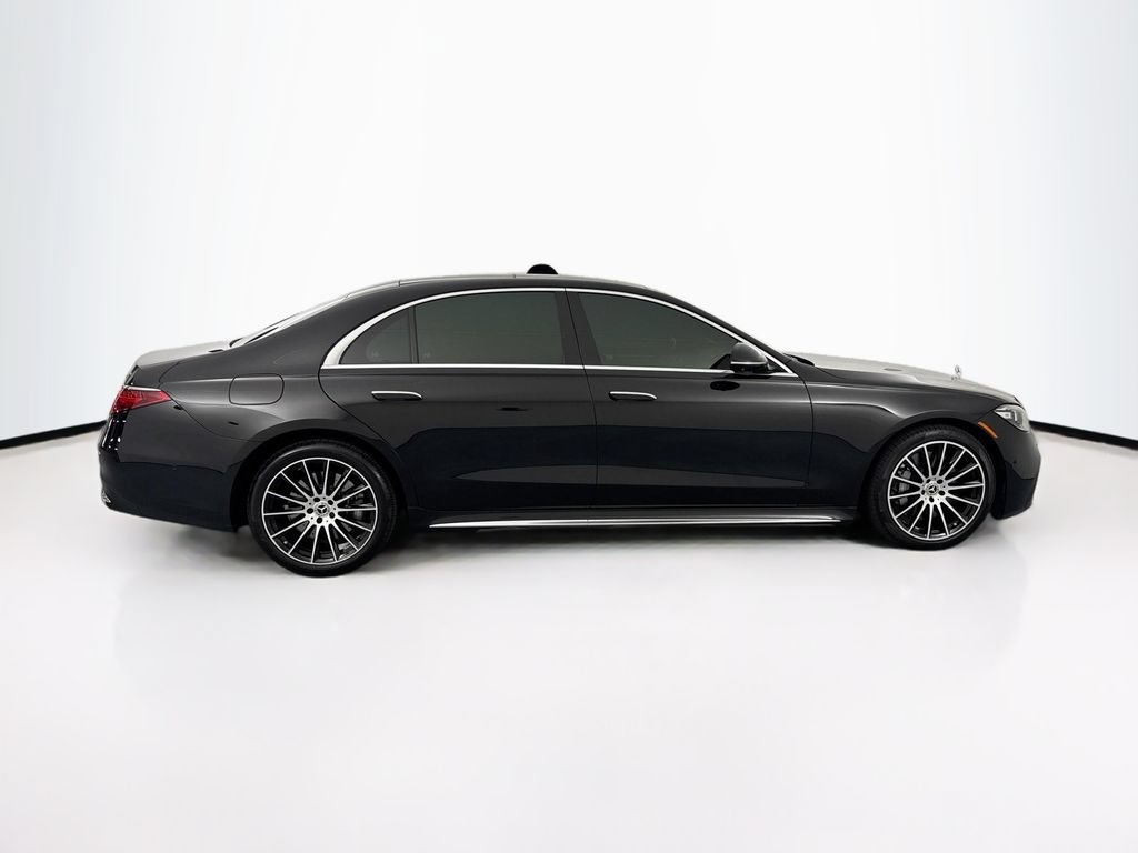 Used 2023 Mercedes-Benz S 580 4MATIC Sedan w/ AMG Line image 4