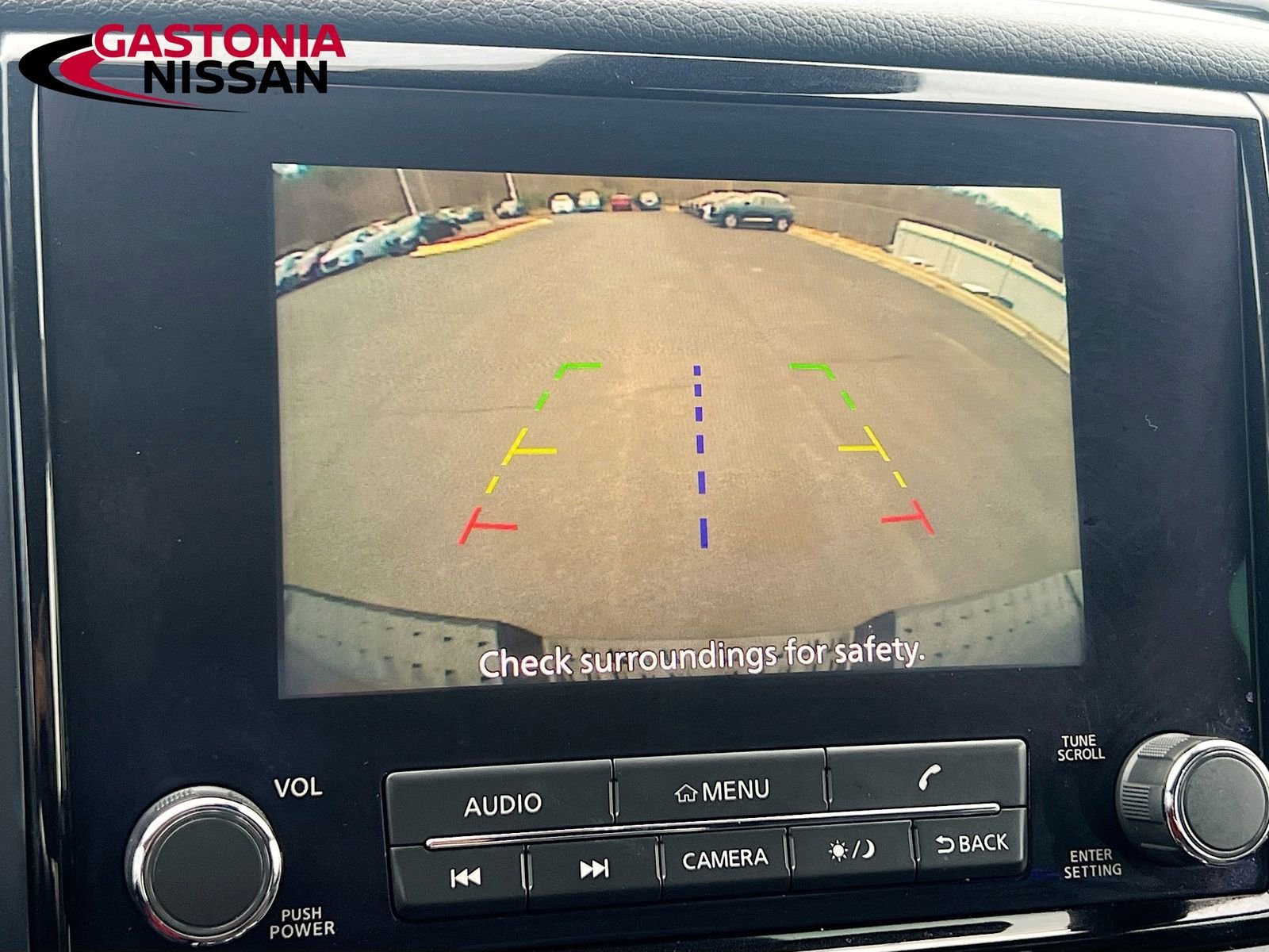 Used 2024 Nissan Titan SV w/ SV Convenience Package image 17