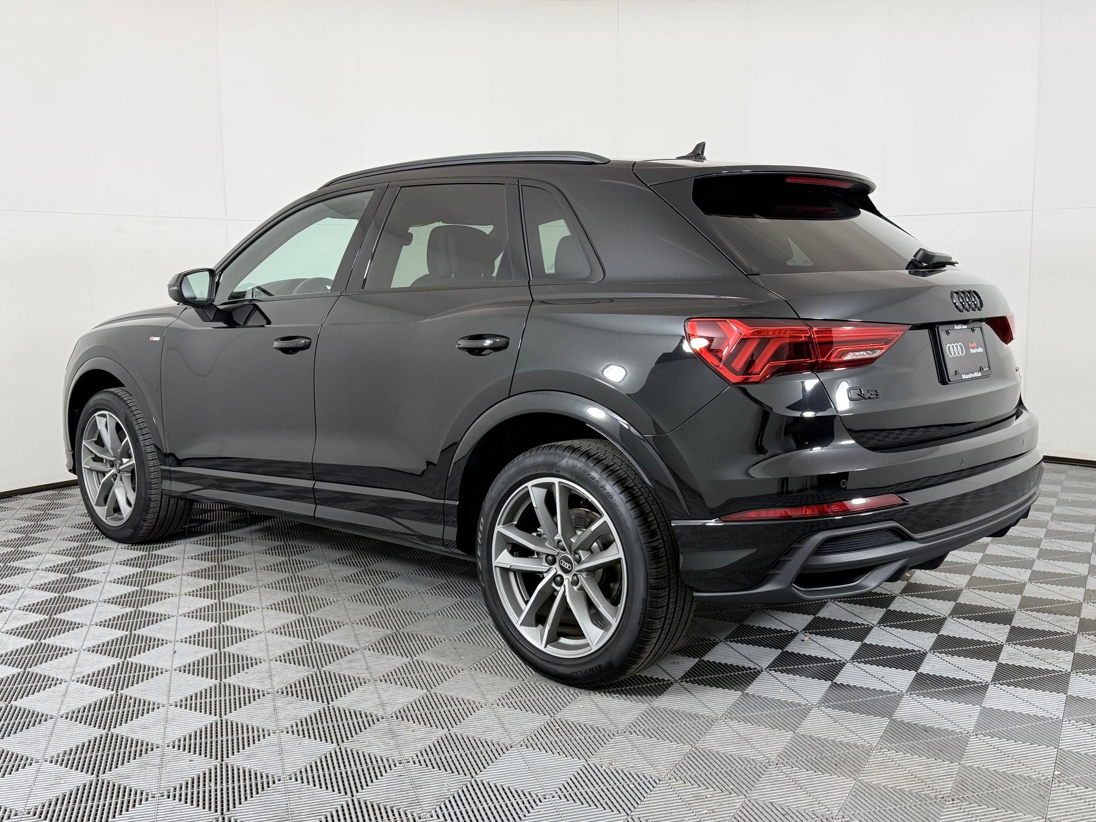 New 2025 Audi Q3 2.0T Premium image 3