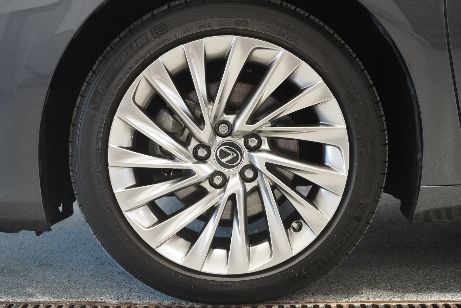 Used 2023 Lexus ES 350 Ultra Luxury w/ Accessory Package (Z2) FWD image 8
