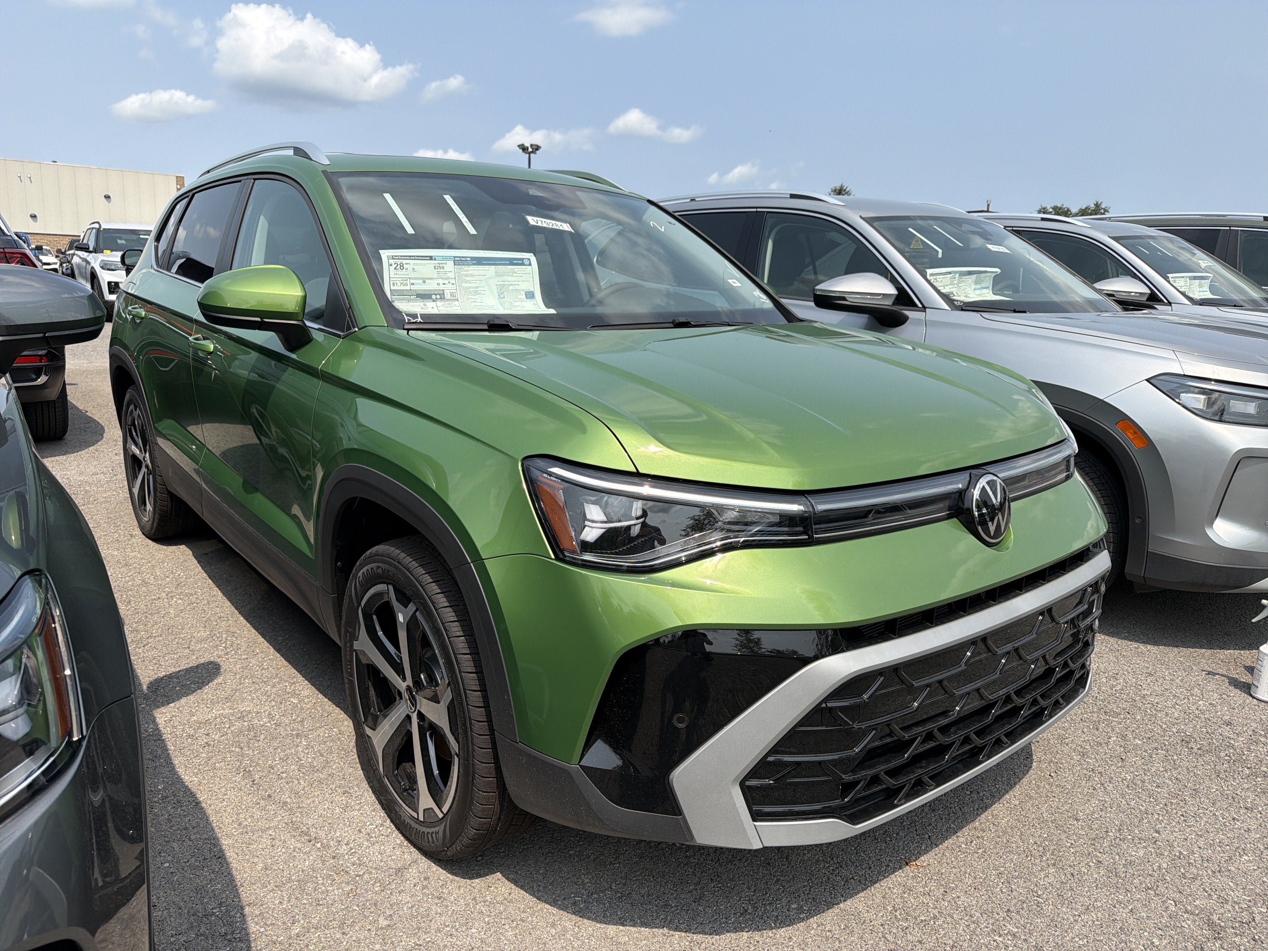 New 2026 Volkswagen Taos SEL AWD/4WD image 2