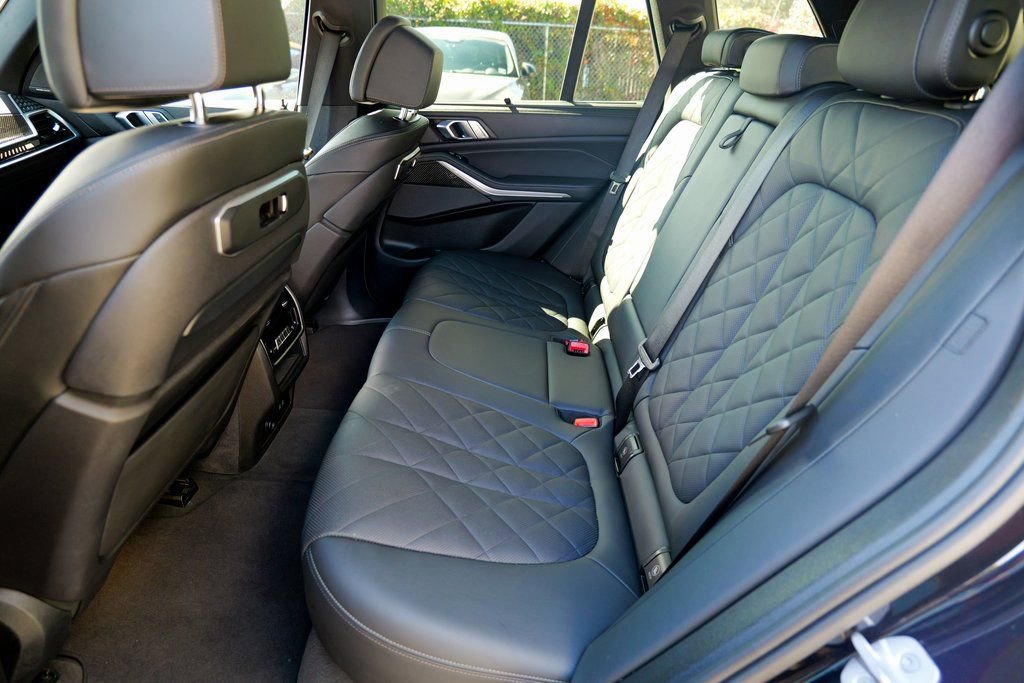 Used 2024 BMW X5 M60i w/ Executive Package image 27