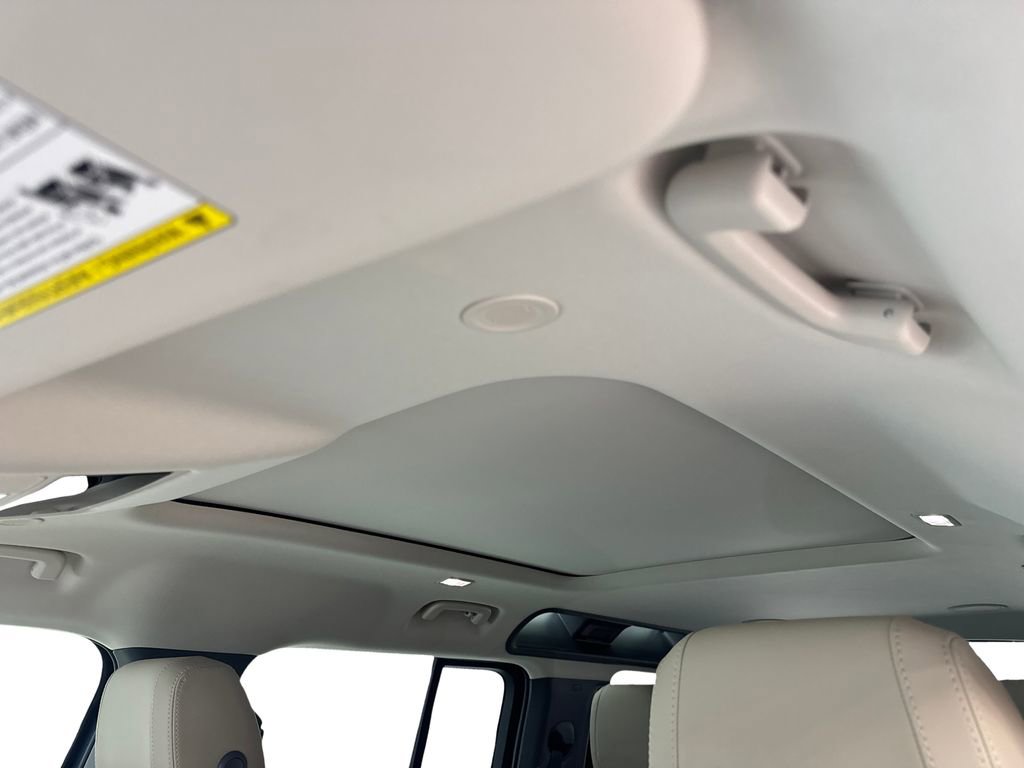 Used 2023 Land Rover Defender 110 SE AWD/4WD image 73