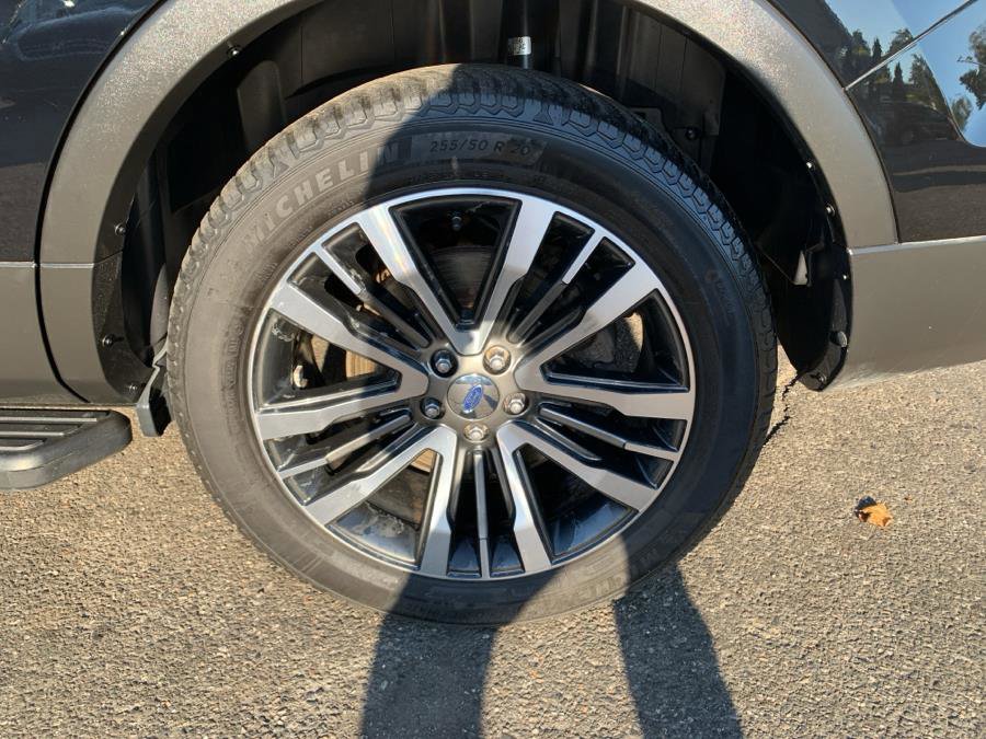 Used 2017 Ford Explorer Platinum AWD/4WD image 24