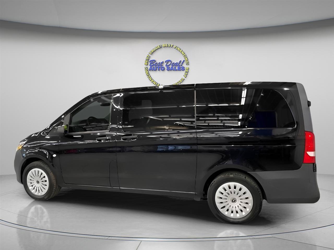 Used 2019 Mercedes-Benz Metris Passenger image 4