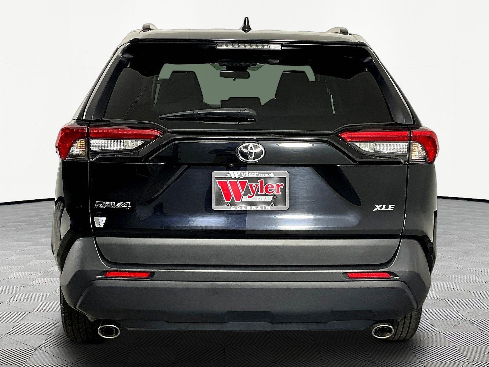 Used 2024 Toyota RAV4 XLE FWD image 5