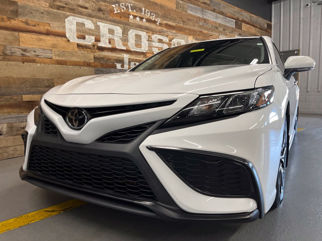 Used 2023 Toyota Camry SE w/ Audio Upgrade Package FWD image 9