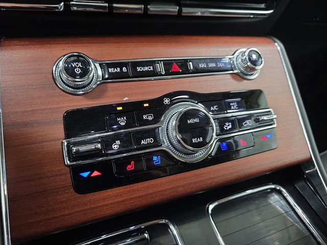 Certified 2023 Lincoln Aviator Reserve w/ Equipment Group 201A image 19